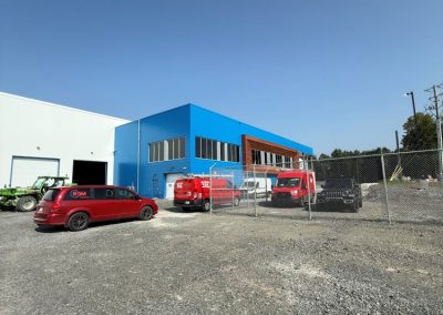 Éclairage extérieur entrepot - Service installation éclairage intérieur et extérieur en Montérégie - Les Entreprise Électricité R.B.M